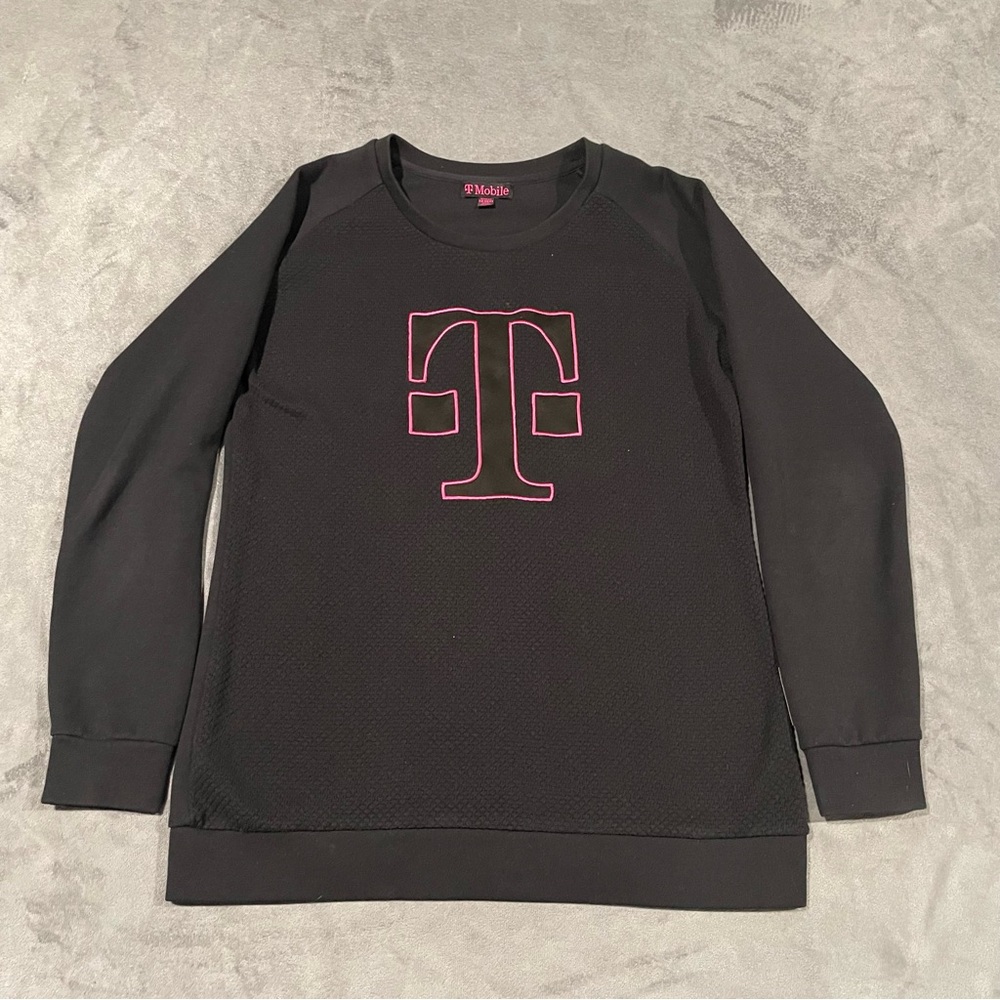 T Mobile Sweater Womens Medium Black Emboridered Pullover Crew Neck